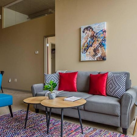 Апартаменты Frontdesk Waterfront Apts Downtown Кливленд Экстерьер фото